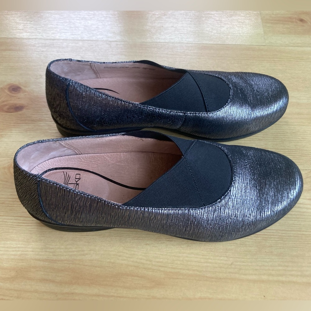 Dansko Ann Pewter Slip On Black Silver Casual Shoes Size 39 Model 6702970297 EUC
